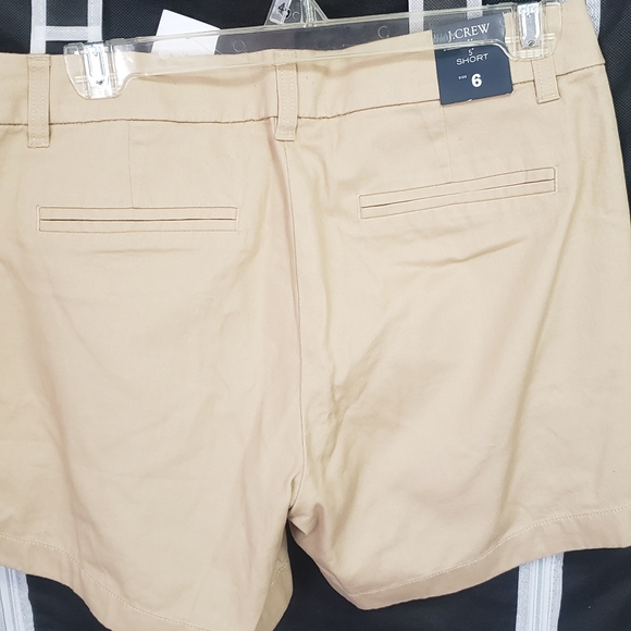 J. Crew 5" Short Sz. 6 - Picture 2 of 3